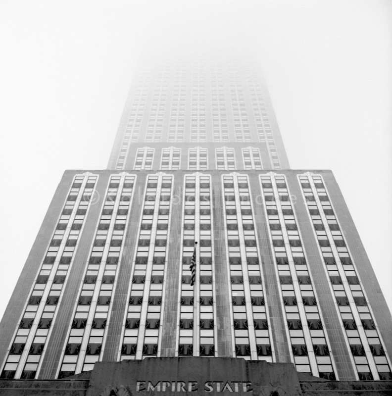 Architecture;Buildings;Cities;City;Fog;Foggy;Kaleidos;Kaleïdos;New York;Tarek Charara;Towns;United States of America;USA;Winter;NYC;Skyscrapers;William Frederick Lamb;Shreve Lamb & Harmon;La parole à l'image